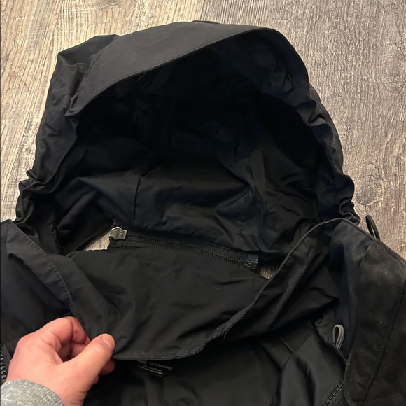 North Face Women’s Shell: small - Picture 4 of 8